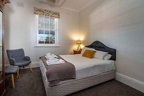 Metropolitan Hotel Orange