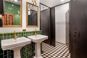 Metropolitan Hotel Orange