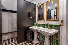 Metropolitan Hotel Orange