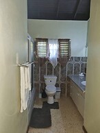 Stunning 3-bedroom House in Ocho Rios Upton