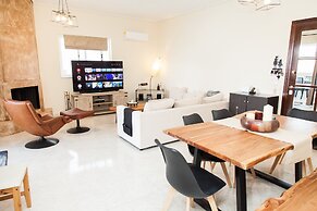 Modern apt.with sea view in Glyfada
