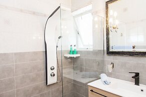 Modern apt.with sea view in Glyfada