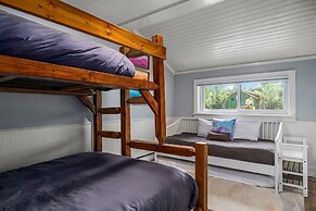 128 Spruce Street 2 Bedroom Home by RedAwning