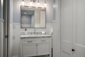 128 Spruce Street 2 Bedroom Home by RedAwning