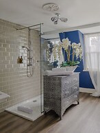 Impeccable 4-bed Apartment in Bath