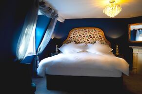 Impeccable 4-bed Apartment in Bath