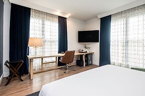 Hotel Versailles