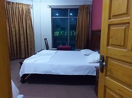 Seven Ways Hotel And Restaurant