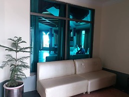 Seven Ways Hotel And Restaurant