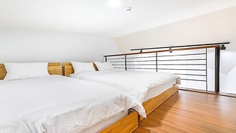 Jeju Eseutteuleya Pension