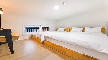 Jeju Eseutteuleya Pension