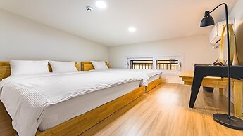 Jeju Eseutteuleya Pension