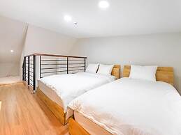 Jeju Eseutteuleya Pension