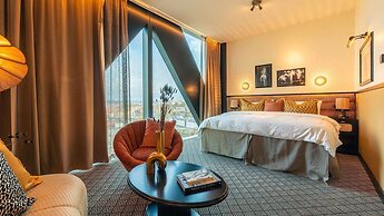 Jacy'z Hotel & Resort