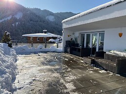 Charming Penthouse- Zell am See With Amazing View