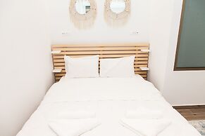 Full renovated adorable apt in Athens