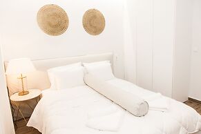 Full renovated adorable apt in Athens