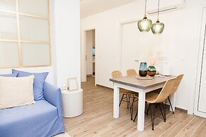 Full renovated adorable apt in Athens