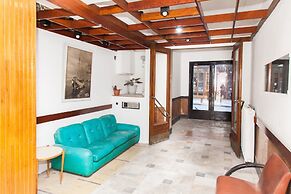 Full renovated adorable apt in Athens