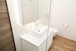 Full renovated adorable apt in Athens