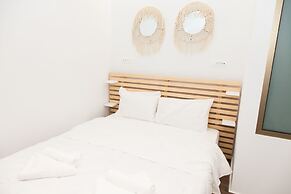Full renovated adorable apt in Athens