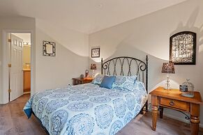 Old Mill Proxi 2 Bedroom Townhouse by RedAwning