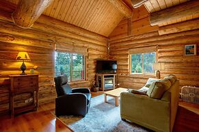 The Log Cabin 2 Bedroom Home by Redawning