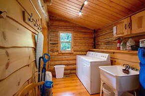 The Log Cabin 2 Bedroom Home by RedAwning