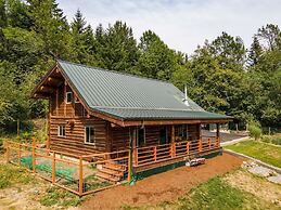The Log Cabin 2 Bedroom Home by RedAwning