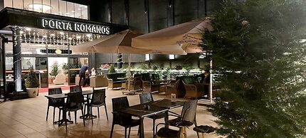 Porta Romanos Hotel