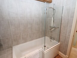 1 Grosvenor Farm Cottages