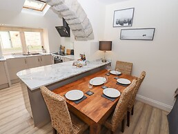 1 Grosvenor Farm Cottages