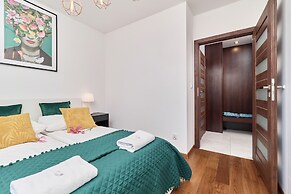 Nowa Teczowa Apartments by Renters