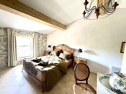 Le Domaine de La Tuilerie - Gîte de Charme en Bord de Rivière Avec Pis