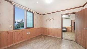 Suncheon Jeonmangjoeungot Pension