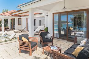 Luxury Beach Villas Porto Bus