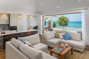 Luxury Beach Villas Porto Bus