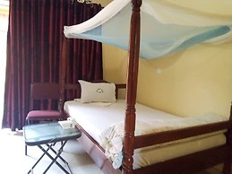 The Pearl Hotel Kumi