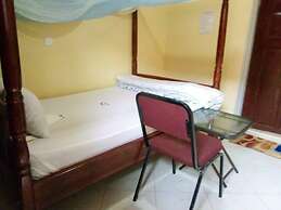 The Pearl Hotel Kumi