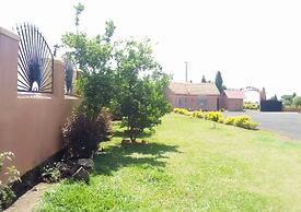 The Pearl Hotel Kumi