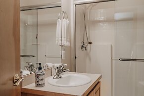 61mbr - Hot Tub - Wi-fi - Pets Ok - Sleeps 6 3 Bedroom Home by Redawni