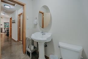 61mbr - Hot Tub - Wi-fi - Pets Ok - Sleeps 6 3 Bedroom Home by Redawni