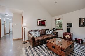 61mbr - Hot Tub - Wi-fi - Pets Ok - Sleeps 6 3 Bedroom Home by Redawni