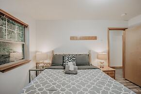 61mbr - Hot Tub - Wi-fi - Pets Ok - Sleeps 6 3 Bedroom Home by Redawni