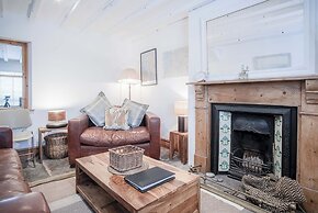 Angle Adventures - 4 Bed Cottage - Angle