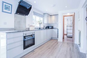 Angle Adventures - 4 Bed Cottage - Angle