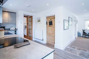 Angle Adventures - 4 Bed Cottage - Angle