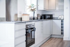 Angle Adventures - 4 Bed Cottage - Angle