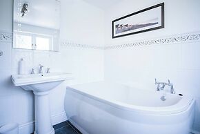 Angle Adventures - 4 Bed Cottage - Angle