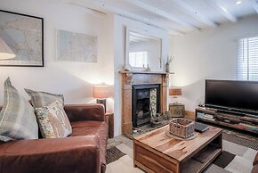 Angle Adventures - 4 Bed Cottage - Angle